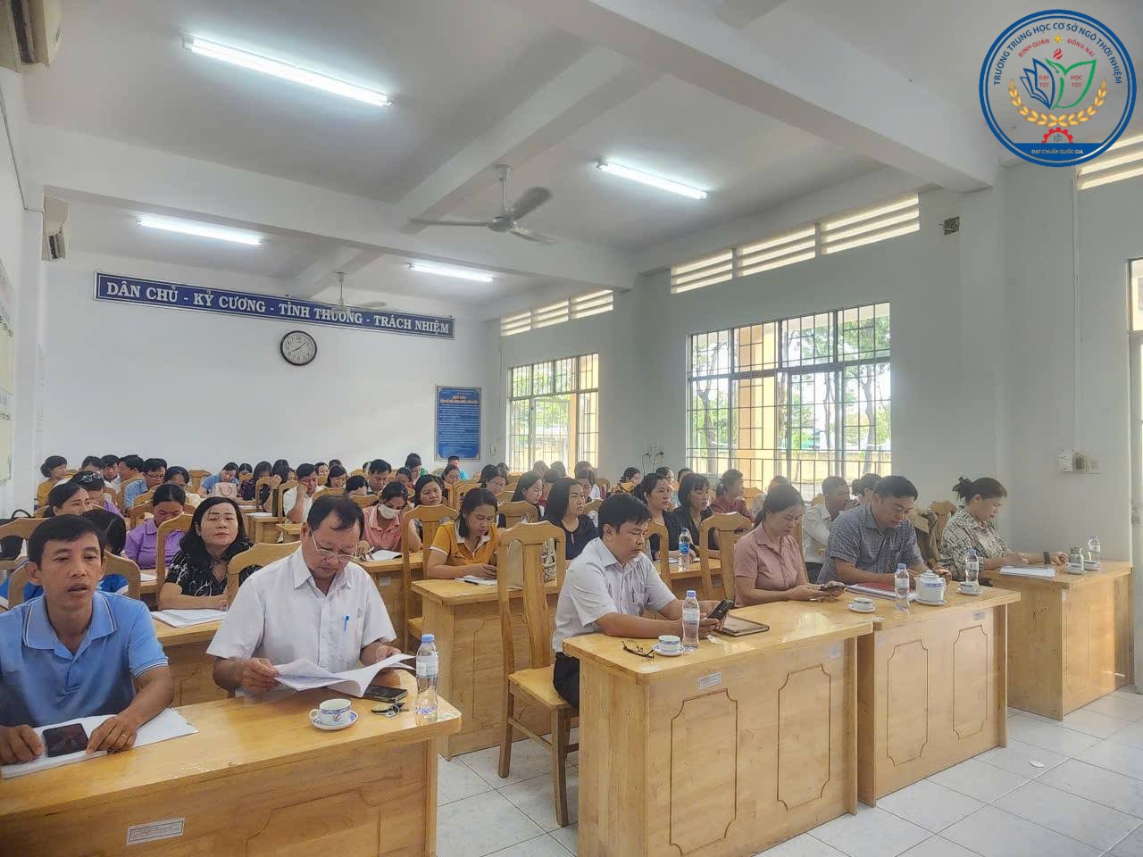 trường THCS Ngô Thời Nhiệm tham dự Hội nghị trực tuyến TỔNG KẾT NĂM HỌC 2024-2025